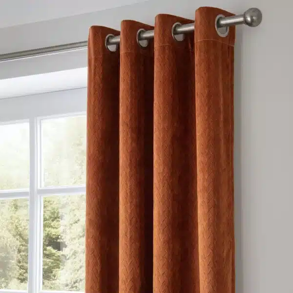 Detail oeillets et tissu Velours Camel en gros plan