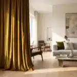 Rideau Velours Moutarde dans un interieur contemporain
